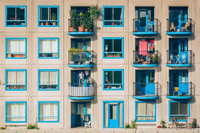 come-decorare-il-balcone-in-primavera